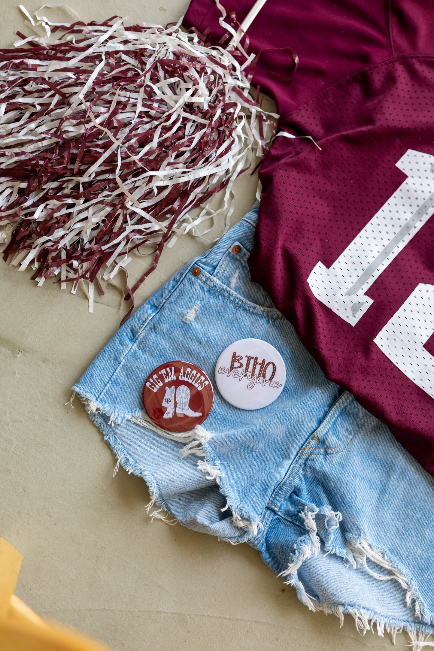 Gameday Button - White Gig 'Em